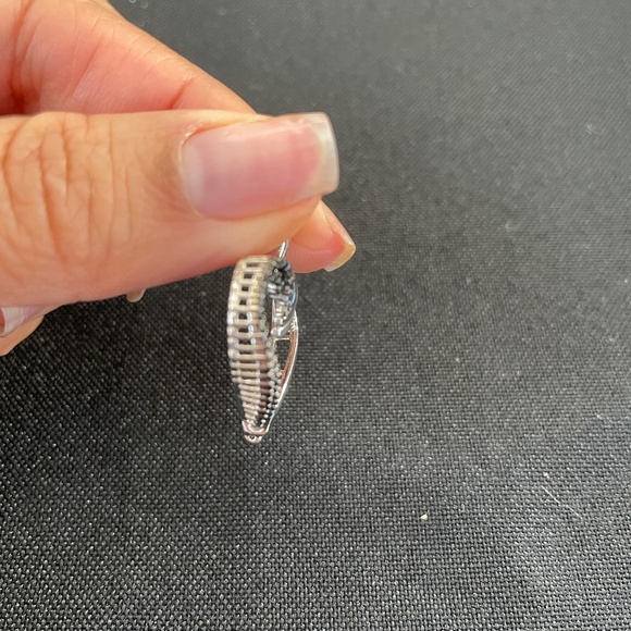 Beautiful Black & White Diamond Silver Heart Pendant - Picture 5 of 6